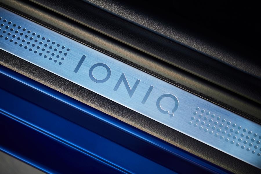 Логотип Hyundai IONIQ electric (AE) 2019 года  (AU) (фото 27 из 35)